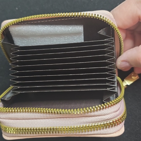 Alice in Wonderland Pink Wallet - Picture 3 of 6